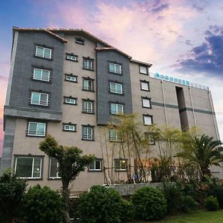 Seongsan Aqua Beach Hotel Сеогвипо Екстериор снимка