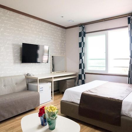Seongsan Aqua Beach Hotel Сеогвипо Екстериор снимка