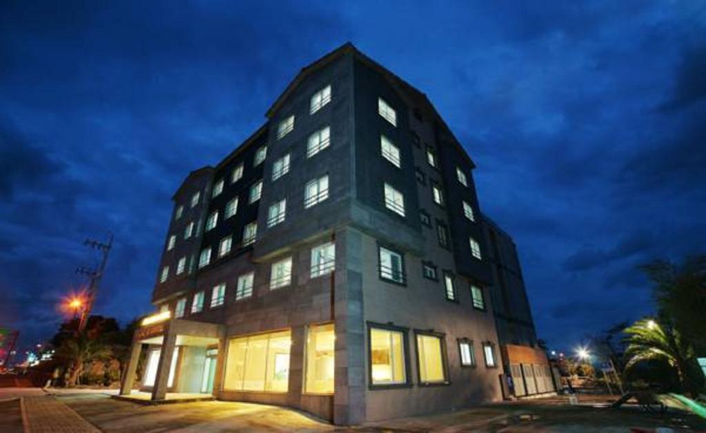 Seongsan Aqua Beach Hotel Сеогвипо Екстериор снимка