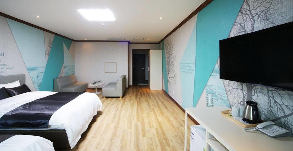 Seongsan Aqua Beach Hotel Сеогвипо Екстериор снимка