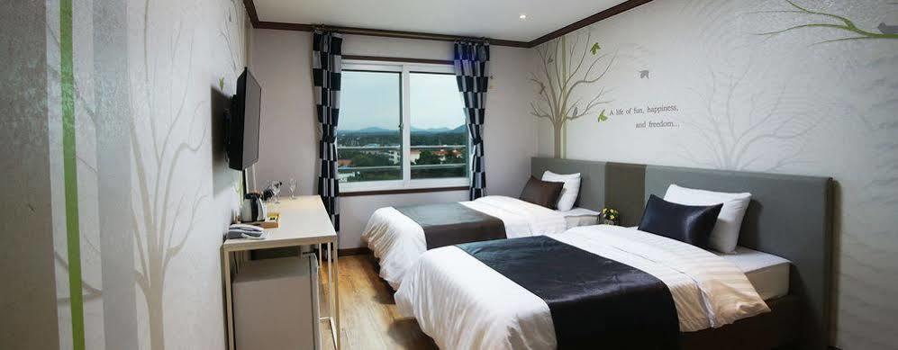 Seongsan Aqua Beach Hotel Сеогвипо Екстериор снимка