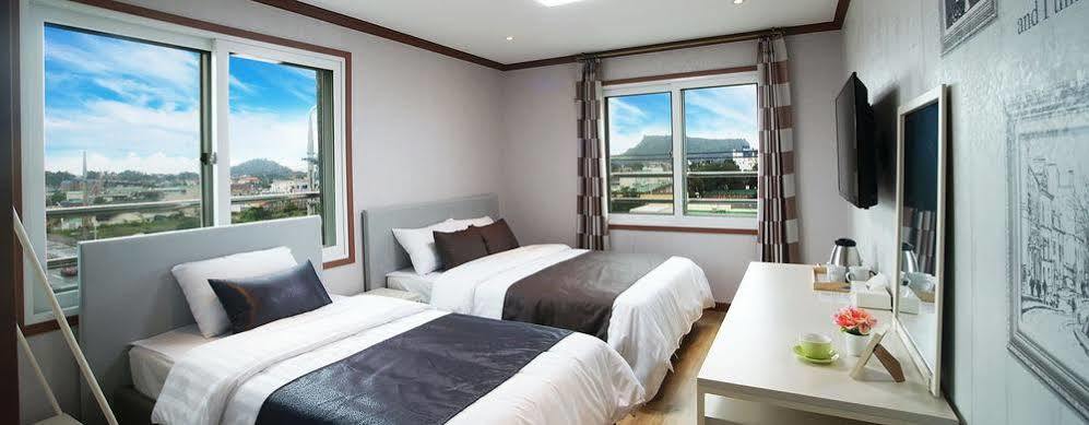 Seongsan Aqua Beach Hotel Сеогвипо Екстериор снимка