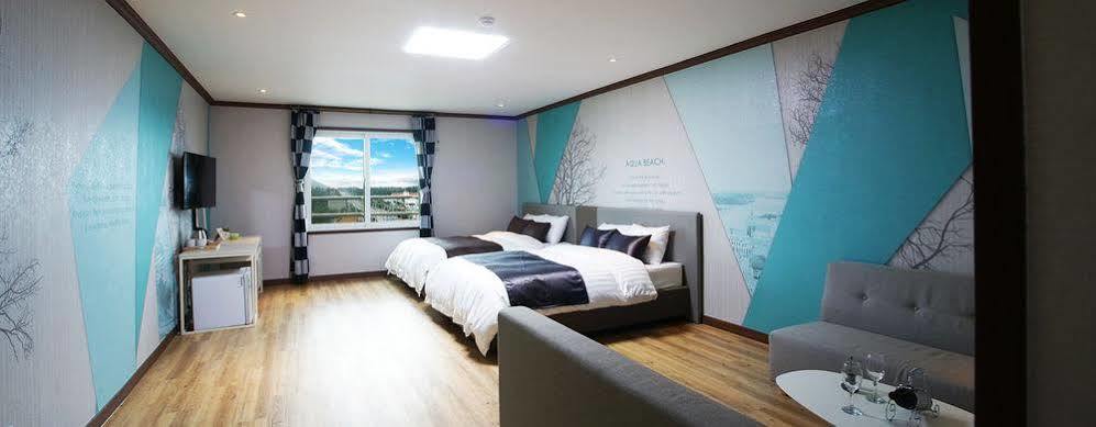 Seongsan Aqua Beach Hotel Сеогвипо Екстериор снимка